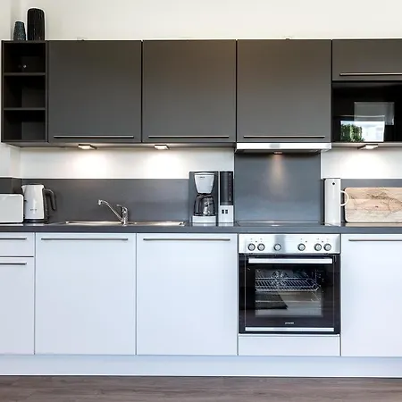 Ostseeallee Ostseeallee 3-22 شقة 4*